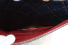 Load image into Gallery viewer, CHANEL Matelasse chain shoulder bag Lambskin Black/Gold hadware Shoulder bag 700120007
