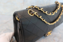 Load image into Gallery viewer, CHANEL Matelasse double flap double chain shoulder bag Lambskin Black/Gold hadware Shoulder bag 600040072
