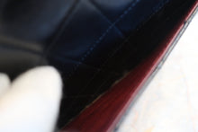 Load image into Gallery viewer, CHANEL Matelasse chain shoulder bag Lambskin Black/Gold hadware Shoulder bag 700120020
