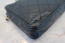 将图片加载到图库查看器，CHANEL/香奈儿 经典双C 流苏 链条包 羊皮 Black/Gold hadware(黑色/金色金属) 肩背包 700100156
