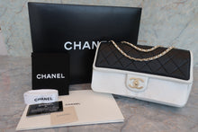 画像をギャラリービューアに読み込む, CHANEL/シャネル マトラッセチェーンショルダーバッグ ラムスキン ブラック/ホワイト/ゴールド金具 ショルダーバッグ 700070008
