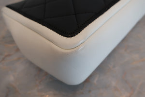 CHANEL/シャネル マトラッセチェーンショルダーバッグ ラムスキン ブラック/ホワイト/ゴールド金具 ショルダーバッグ 700070008