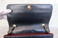 Load image into Gallery viewer, CHANEL Mademoiselle chain shoulder bag Lambskin Navy/Gold hadware Shoulder bag 700100131
