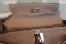 画像をギャラリービューアに読み込む, HERMES／エルメス ケリー28 トリヨンクレマンス トゥルティエールグレー □P刻印 ショルダーバッグ 700050289
