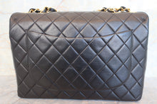 Load image into Gallery viewer, CHANEL Medium Matelasse single flap chain shoulder bag Lambskin Black/Gold hadware Shoulder bag 700100138
