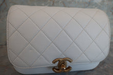 将图片加载到图库查看器，CHANEL/香奈儿 CF 链条包 荔枝皮 White/Gold hadware(白色/金色金属) 肩背包 600080102
