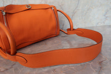 將圖片載入圖庫檢視器 HERMES／エルメス リンディ34 トリヨンクレマンス オレンジ □M刻印 ショルダーバッグ 700090073
