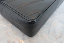 画像をギャラリービューアに読み込む, CHANEL/シャネル Vステッチチェーンショルダーバッグ キャビアスキン ブラック/ゴールド金具 ショルダーバッグ 800030196
