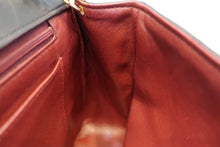 Load image into Gallery viewer, CHANEL Matelasse chain shoulder bag Lambskin Black/Gold hadware  Shoulder bag 700120040
