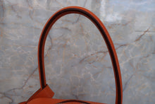 將圖片載入圖庫檢視器 HERMES／エルメス リンディ34 トリヨンクレマンス オレンジ □M刻印 ショルダーバッグ 700090073

