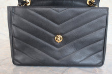 画像をギャラリービューアに読み込む, CHANEL/シャネル Vステッチチェーンショルダーバッグ キャビアスキン ブラック/ゴールド金具 ショルダーバッグ 800030196
