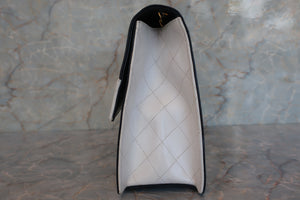 CHANEL Matelasse 2.55 chain shoulder bag Lambskin Navy/White/Gold hadware Shoulder bag 600040097