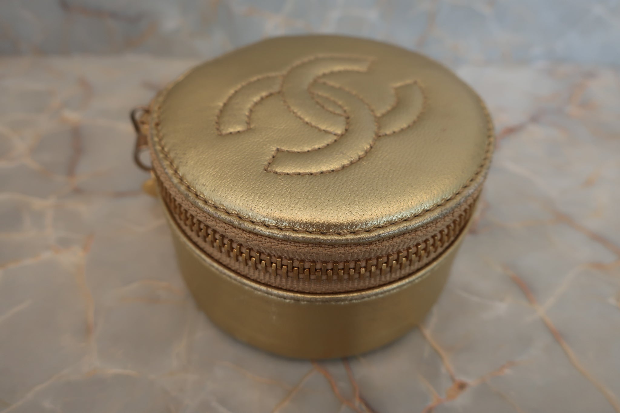 CHANEL CC mark Jewelry Case Lambskin Gold/Gold hadware Pouch 2905216 –  BRANDSHOP-RESHINE