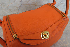 HERMES／エルメス リンディ26 トリヨンクレマンス オレンジ □M刻印 ショルダーバッグ 700060071