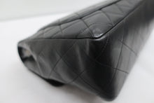 Load image into Gallery viewer, CHANEL Medium Matelasse single flap chain shoulder bag Lambskin Black/Gold hadware Shoulder bag 600050220
