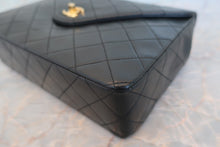 Load image into Gallery viewer, CHANEL Matelasse single flap chain shoulder bag Lambskin Black/Gold hadware Shoulder bag 600040082

