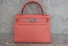 Load image into Gallery viewer, HERMES KELLY 28 Clemence leather Crevette □Q Engraving Shoulder bag 600090199
