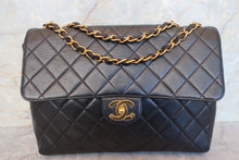 Load image into Gallery viewer, CHANEL Medium Matelasse single flap chain shoulder bag Lambskin Black/Gold hadware Shoulder bag 700100113
