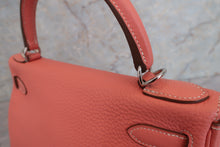 Load image into Gallery viewer, HERMES KELLY 28 Clemence leather Crevette □Q Engraving Shoulder bag 600090199
