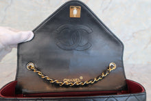 Load image into Gallery viewer, CHANEL Matelasse single flap chain shoulder bag Lambskin Black/Gold hadware Shoulder bag 600040082
