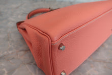 Load image into Gallery viewer, HERMES KELLY 28 Clemence leather Crevette □Q Engraving Shoulder bag 600090199
