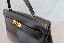 画像をギャラリービューアに読み込む, HERMES／エルメス ケリー32 ボックスカーフ ブラック 〇T刻印 ショルダーバッグ 700060258
