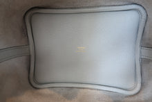 將圖片載入圖庫檢視器 HERMES／エルメス ピコタンロックＰＭ トリヨンクレマンス ブルーペール Z刻印 ハンドバッグ 700090097
