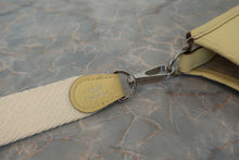 将图片加载到图库查看器，HERMES EVELYNE TPM Clemence leather Jaune poussin A刻印 Shoulder bag 800090207
