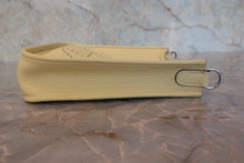 将图片加载到图库查看器，HERMES EVELYNE TPM Clemence leather Jaune poussin A刻印 Shoulder bag 800090207
