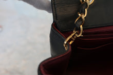 Load image into Gallery viewer, CHANEL Matelasse single flap chain shoulder bag Lambskin Black/Gold hadware Shoulder bag 600050162
