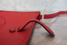 画像をギャラリービューアに読み込む, HERMES／エルメス エブリンTPM トリヨンクレマンス ルージュガランス □O刻印 ショルダーバッグ 700100142
