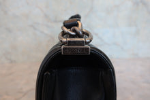 画像をギャラリービューアに読み込む, CHANEL/シャネル ボーイシャネルチェーンショルダーバッグ ソフトキャビアスキン/パテント ブラック/シルバー金具 ショルダーバッグ 800030193
