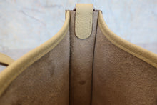 将图片加载到图库查看器，HERMES EVELYNE TPM Clemence leather Jaune poussin A刻印 Shoulder bag 800090207
