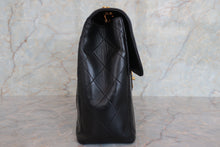 Load image into Gallery viewer, CHANEL Medium Matelasse Single flap chain shoulder bag Lambskin Black/Gold hadware Shoulder bag 700030142
