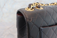 Load image into Gallery viewer, CHANEL Medium Matelasse Single flap chain shoulder bag Lambskin Black/Gold hadware Shoulder bag 700030142
