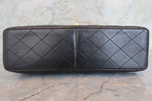 Load image into Gallery viewer, CHANEL Medium Matelasse Single flap chain shoulder bag Lambskin Black/Gold hadware Shoulder bag 700030142
