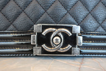 画像をギャラリービューアに読み込む, CHANEL/シャネル ボーイシャネルチェーンショルダーバッグ ソフトキャビアスキン/パテント ブラック/シルバー金具 ショルダーバッグ 800030193
