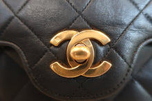 Load image into Gallery viewer, CHANEL Matelasse single flap chain shoulder bag Lambskin Black/Gold hadware Shoulder bag 600050158
