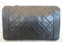 Load image into Gallery viewer, CHANEL  Diana matelasse chain shoulder bag Lambskin Black/Gold hadware Shoulder bag 700060111
