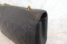 Load image into Gallery viewer, CHANEL  Diana matelasse chain shoulder bag Lambskin Black/Gold hadware Shoulder bag 700060111
