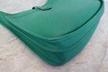 画像をギャラリービューアに読み込む, HERMES／エルメス エブリン3ＰＭ トリヨンクレマンス ヴェールヴェルティゴ C刻印 ショルダーバッグ 700100106
