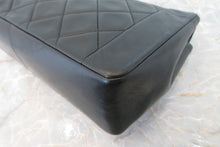 Load image into Gallery viewer, CHANEL  Diana matelasse chain shoulder bag Lambskin Black/Gold hadware Shoulder bag 700060111
