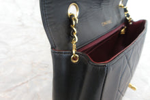 Load image into Gallery viewer, CHANEL  Diana matelasse chain shoulder bag Lambskin Black/Gold hadware Shoulder bag 700060111
