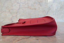 画像をギャラリービューアに読み込む, HERMES／エルメス エブリンTPM ヴォーエプソン ルビー ショルダーバッグ 700100092
