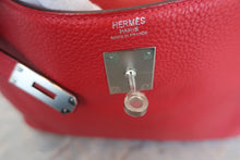 Load image into Gallery viewer, HERMES KELLY 32 Clemence leather Rouge casaque □Q Engraving Shoulder bag 600050104

