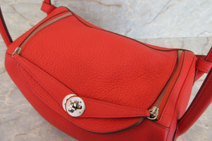 HERMES LINDY 26 Clemence leather Rouge tomate X Engraving Shoulder bag 700030204