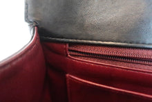 Load image into Gallery viewer, CHANEL Medium Matelasse single flap chain shoulder bag Lambskin Black/Gold hadware Shoulder bag 600040132
