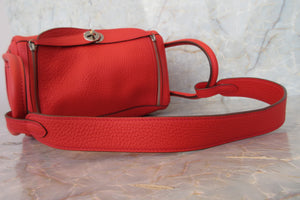 HERMES LINDY 26 Clemence leather Rouge tomate X Engraving Shoulder bag 700030204
