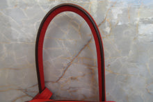 Load image into Gallery viewer, HERMES LINDY 26 Clemence leather Rouge tomate X Engraving Shoulder bag 700030204

