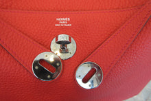 Load image into Gallery viewer, HERMES LINDY 26 Clemence leather Rouge tomate X Engraving Shoulder bag 700030204
